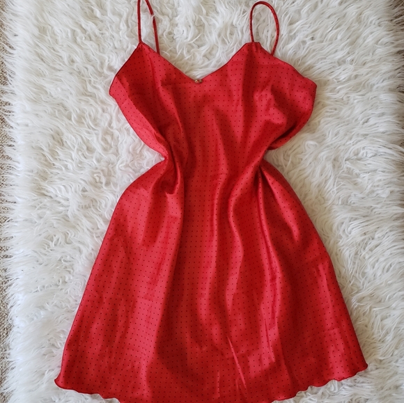 Silky red polka dot slip - Picture 2 of 6